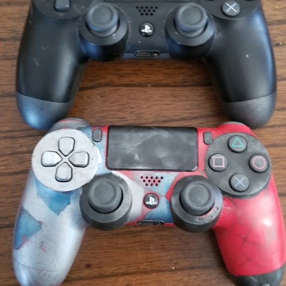 SONY PS4 CONTROLLERS **SOLD AS IS** - Picture 3 of 3